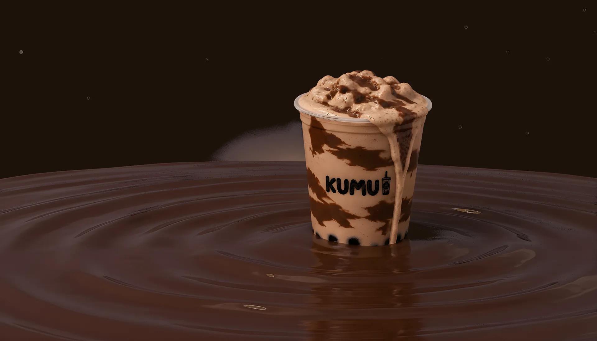 Vaso de chocobomb de Kumu con tapioca sobre un mar de chocolate de noche